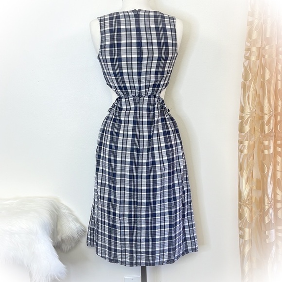 💕Beautiful ASOS Keyhole Dress💕 - Picture 3 of 6